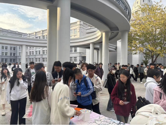 哈尔滨远东理工学院 “心手相牵，童心生花”公益主题活动圆满结束