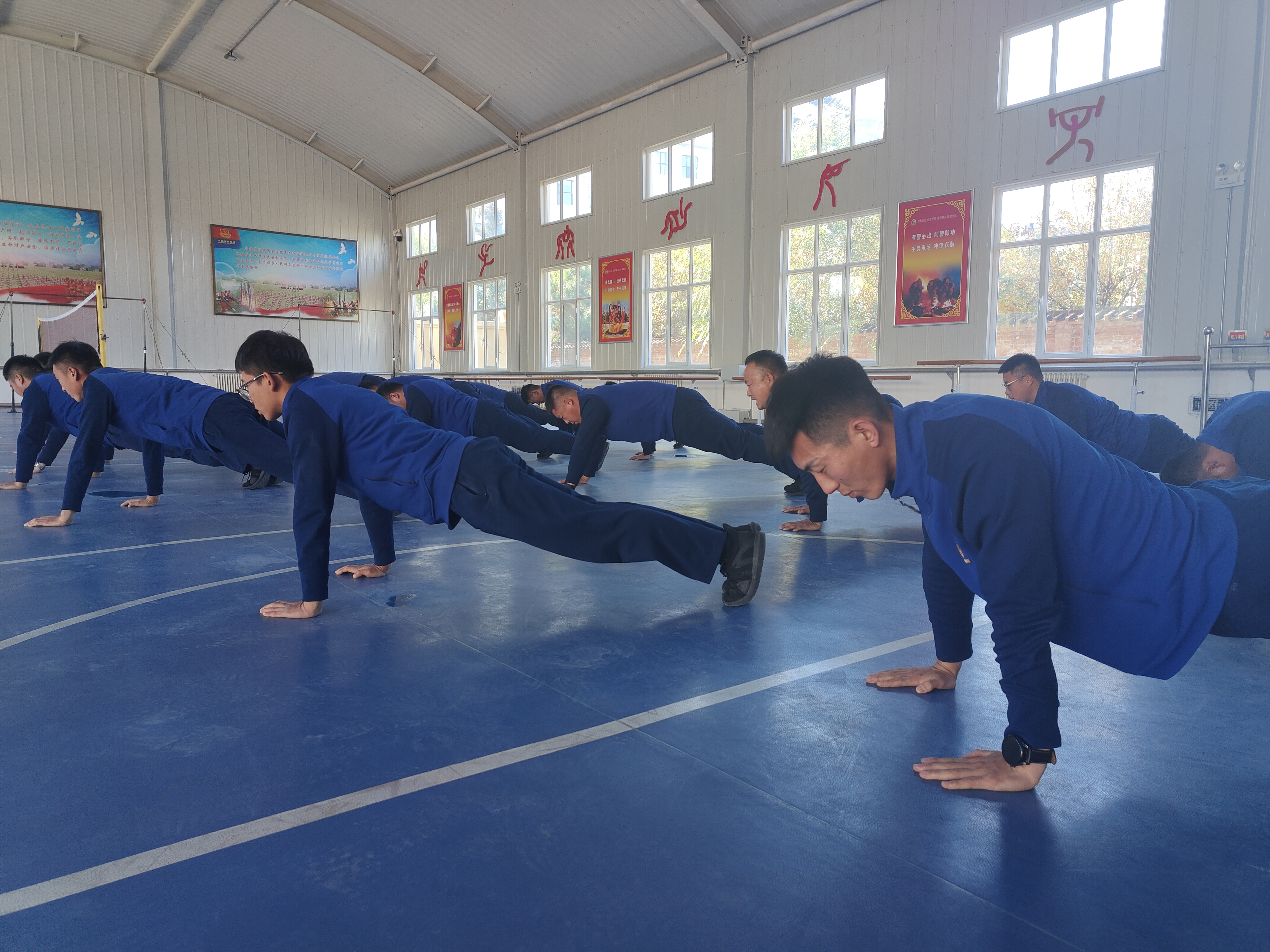 节后练兵掀热潮 淬火砺剑为打赢——乌兰浩特市森林消防大队体能强化训练全面展开