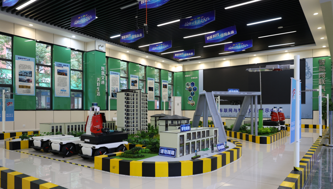 安徽万通技师学院荣获“新能源汽车产业人才培育十佳院校”称号