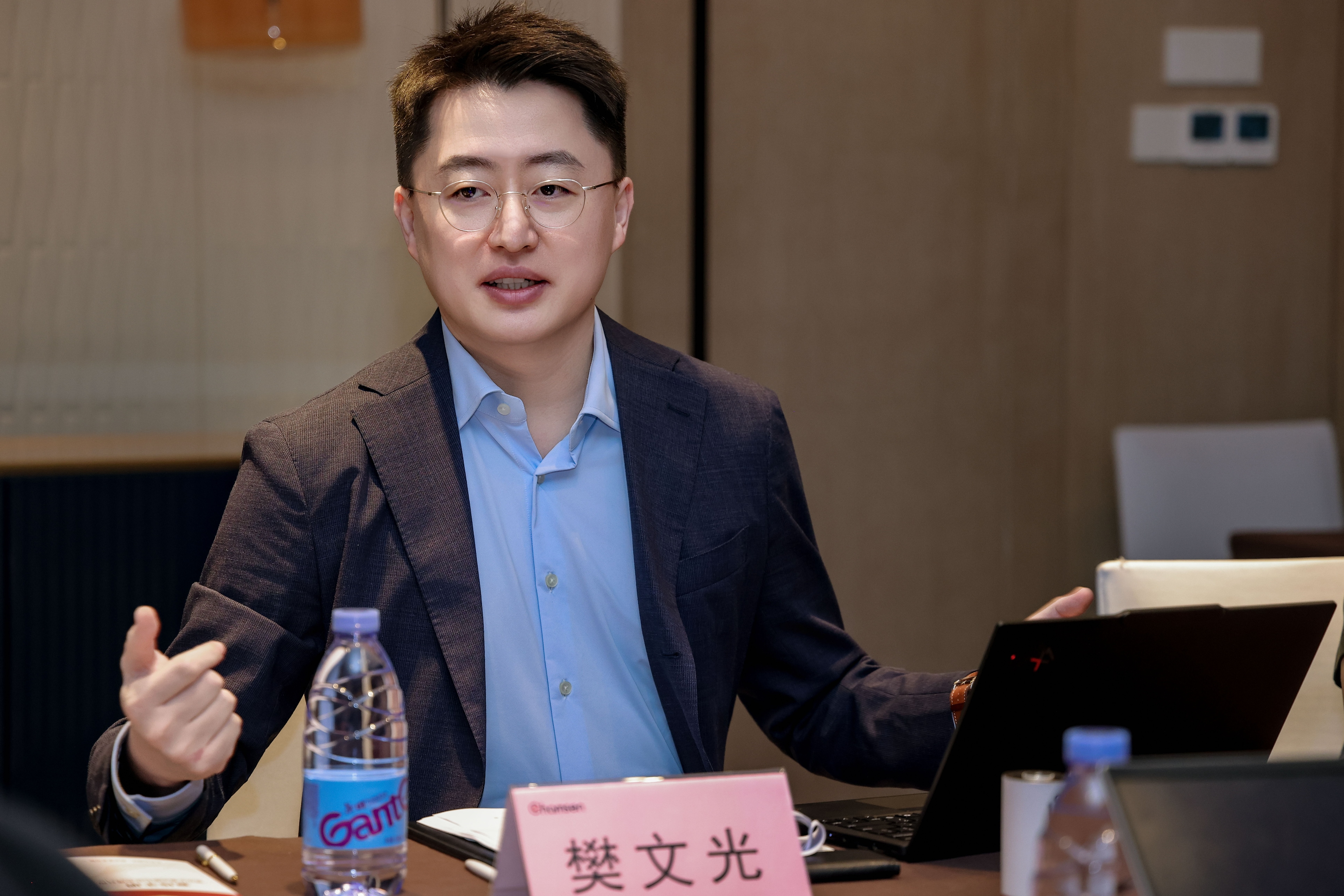 330Wh/kg六边形选手！锂电新秀长晟创新携全极耳圆柱全矩阵产品亮相CIBF