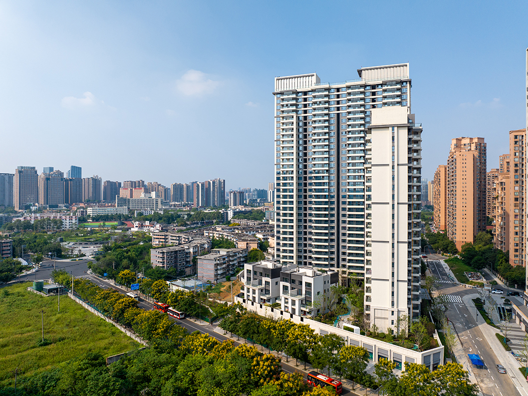 成都主城墅居详解，已交付滨江樾城凭主城居住体验领跑高端圈层