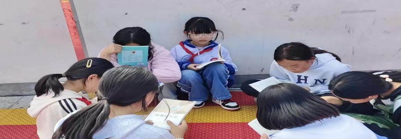 “爱心捐献，携手未来”公益主题活动圆满结束