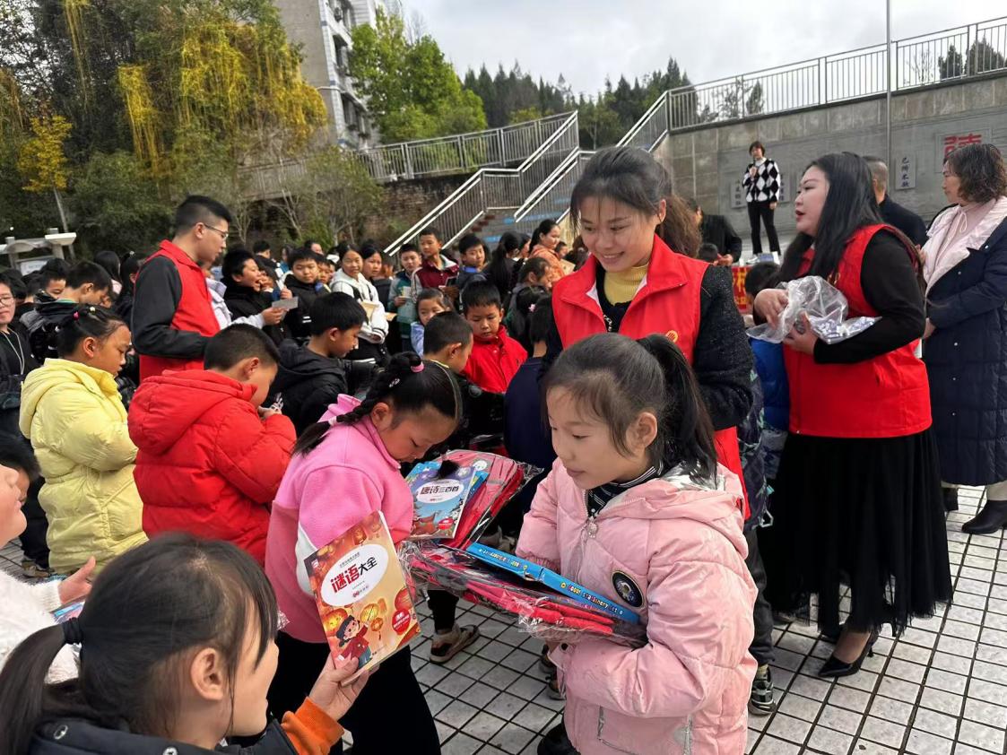 “走进星星的孩子”公益主题活动圆满结束