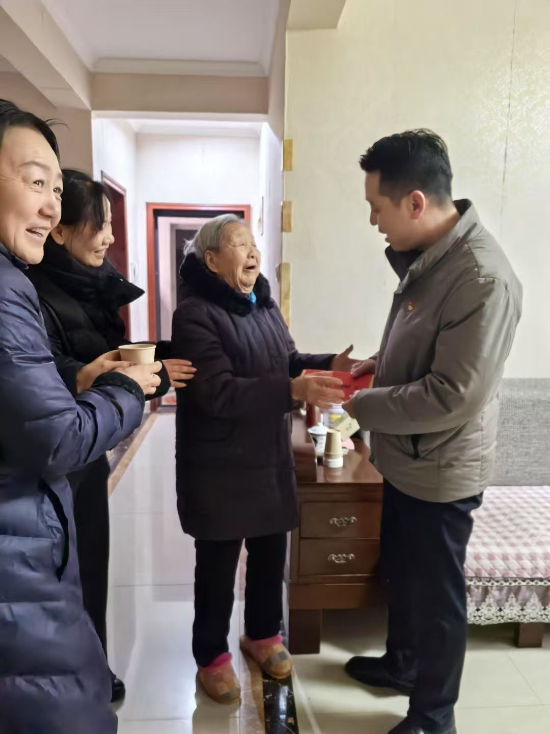 情暖社区，关爱同行 —— 肥西经开区中心社区系列慰问活动