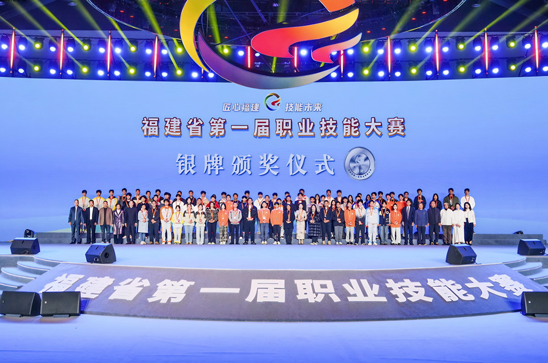 厦门新东方烹饪学校学子技能大赛折桂，荣膺万元嘉奖，彰显职教硕果!