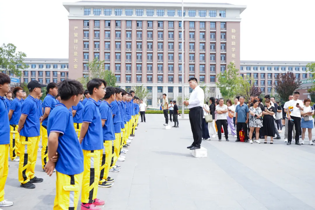 热烈祝贺丨山东万通学校2025年第三期家长见证会圆满收官！