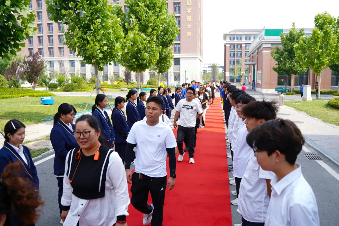 热烈祝贺丨山东万通学校2025年第三期家长见证会圆满收官！