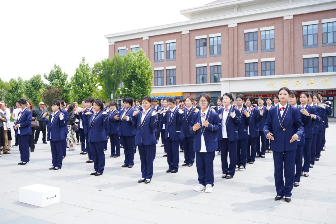热烈祝贺丨山东万通学校2025年第三期家长见证会圆满收官！