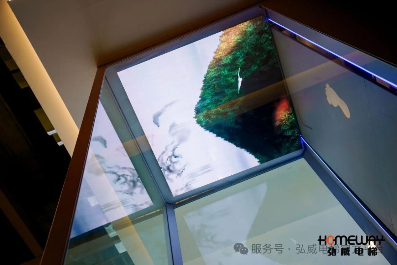 弘威全景玻璃別墅電梯：讓回家的路，盛滿風(fēng)景與暖意