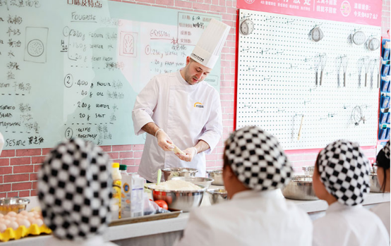 贵州新东方技师学院西点专业：开启甜蜜事业新篇章