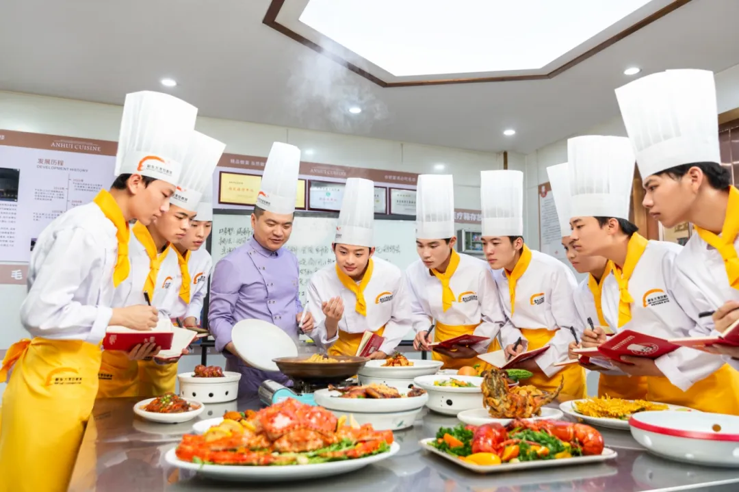 在安徽选择西点学校，选择职校，为何要认准正规院校？安徽新东方高级技工学校给你答案