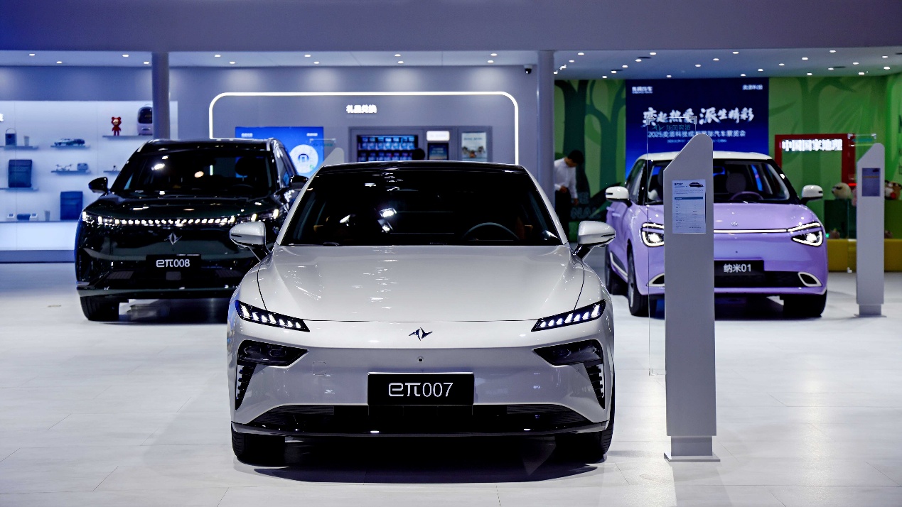 東風(fēng)奕派全系登陸2025成都車展，央企新勢(shì)力高光引爆全場(chǎng)