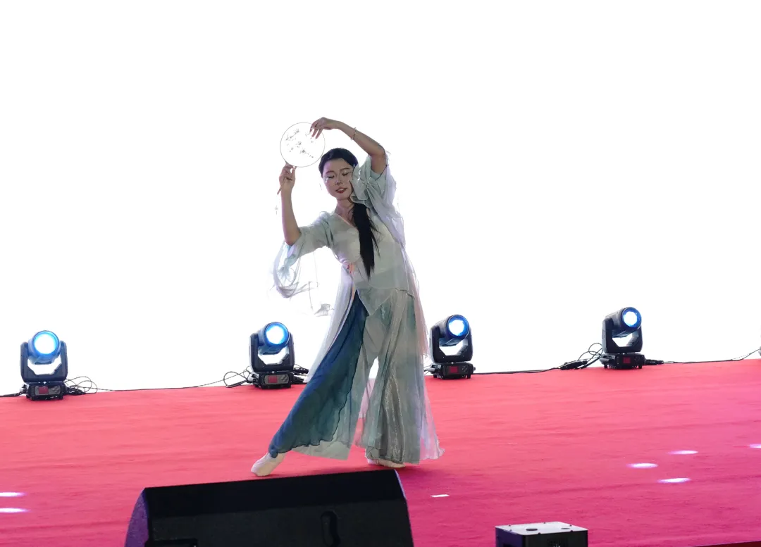 情系中国梦，魅力绽芳华——安徽新东方2025年国庆文艺汇演暨颁奖典礼圆满举行