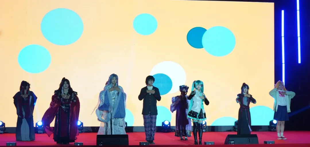 情系中国梦，魅力绽芳华——安徽新东方2025年国庆文艺汇演暨颁奖典礼圆满举行