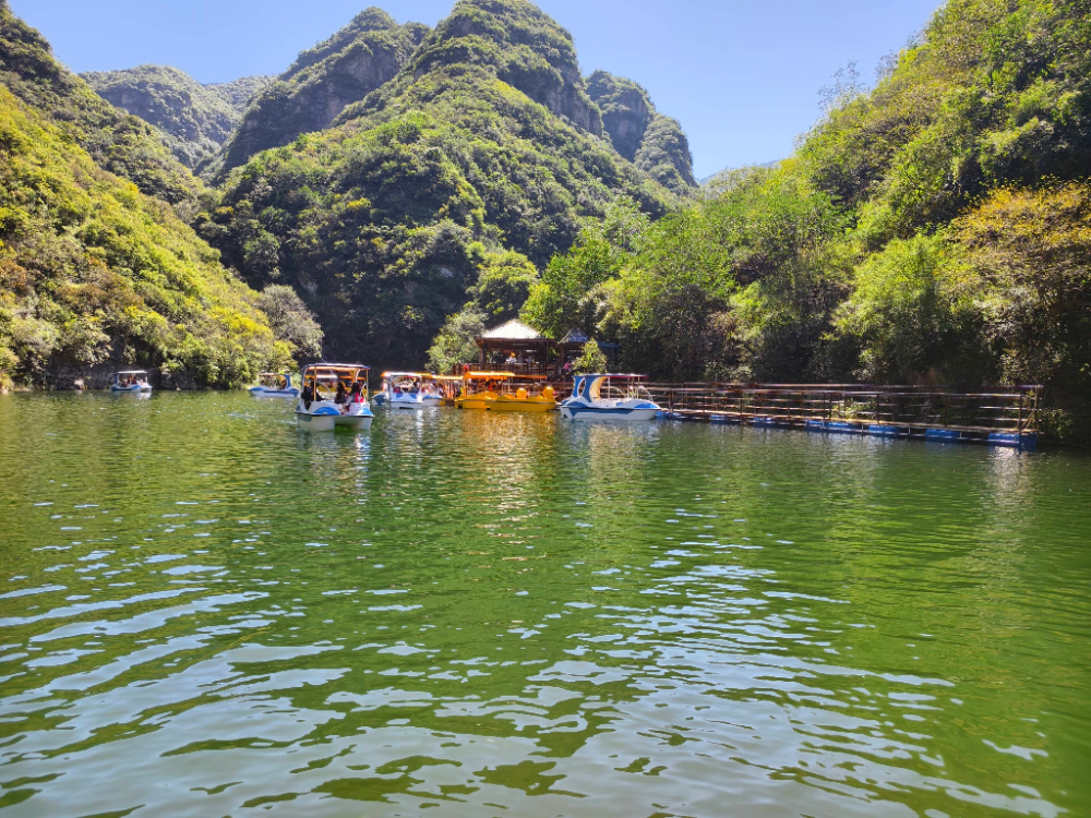 双龙峡玉龙湖游船.jpg